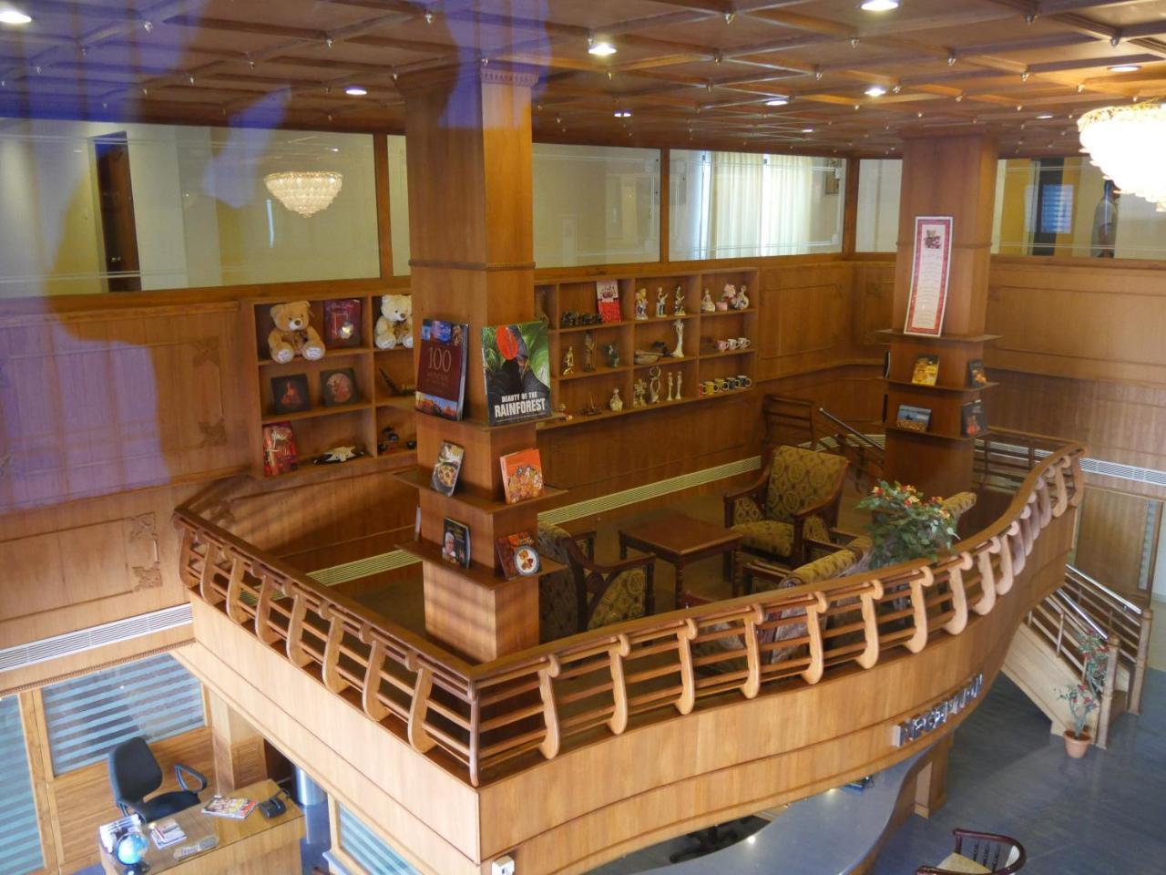 Karthika Residency Hotel Kilimanur Bagian luar foto